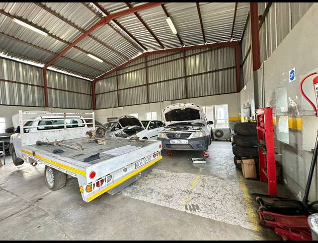 M² BUSINESS CENTRE FOR SALE IN ANNADALE